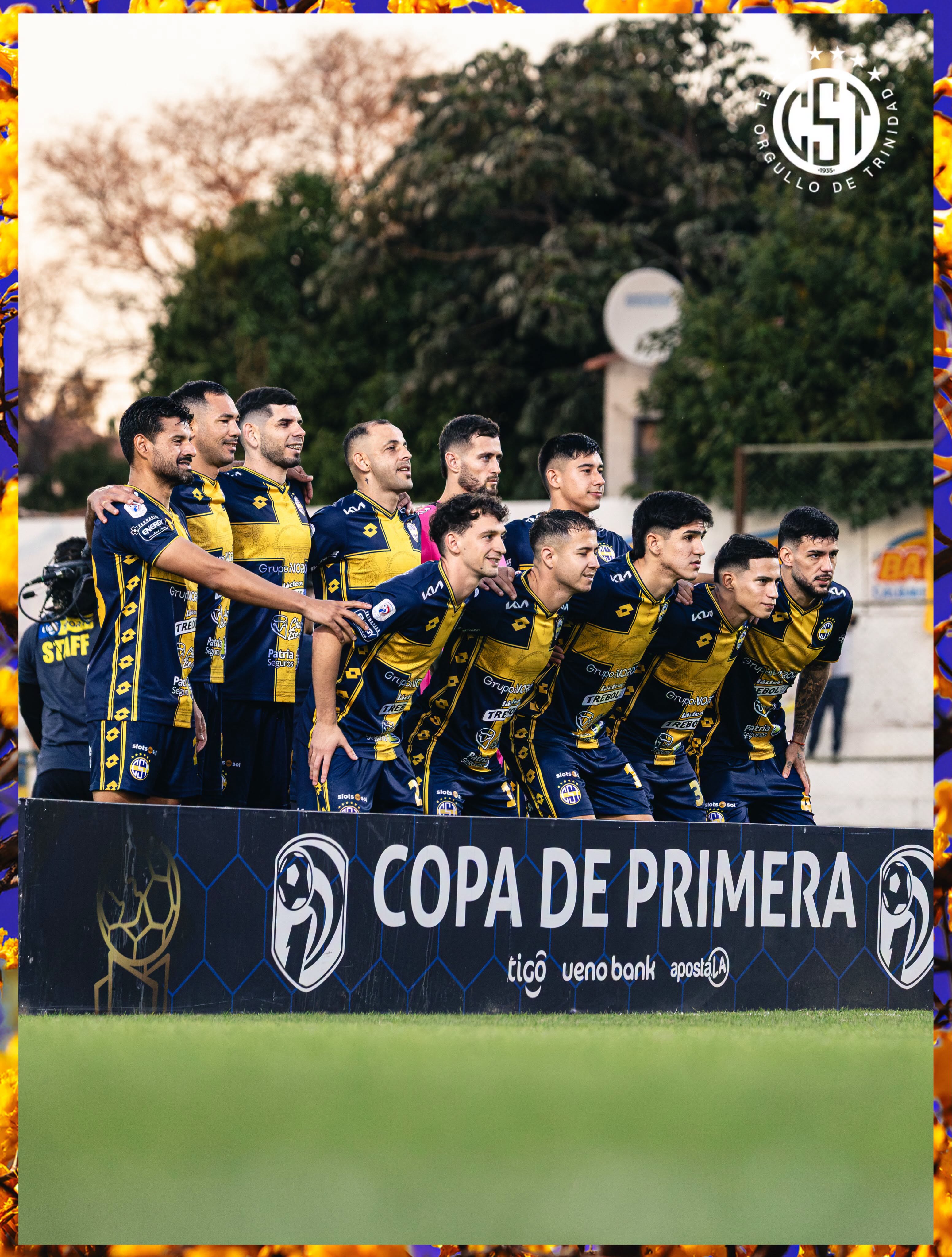 El plantel de Trinidense en la Copa de Primera